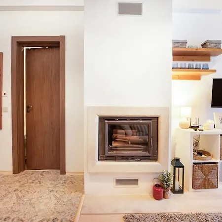 Hidden Gem With 1br And Amazing View Apartment
